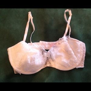 Victoria's Secret Push Up Bra 38D. NWOT