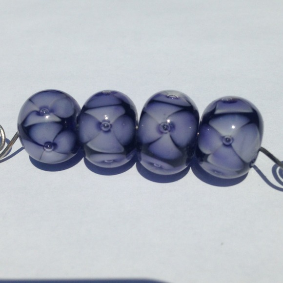 Lampwork Glass Beads Handmade by: Melkysweet