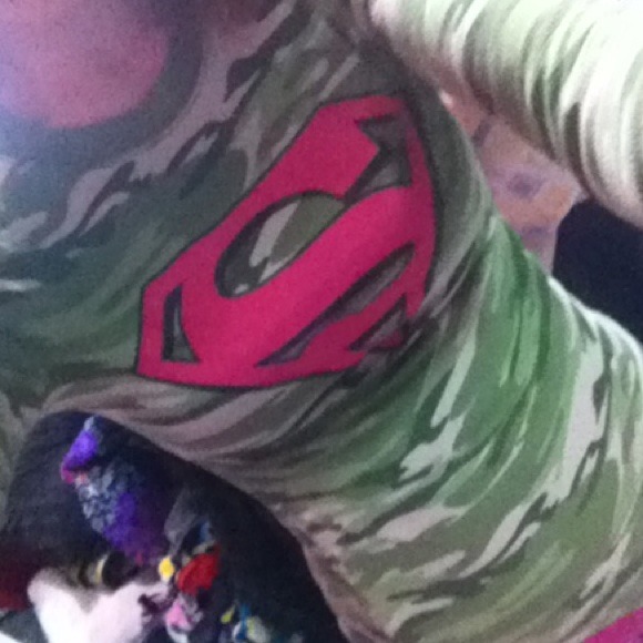 Green camouflage long sleeve shirt. Superwoman. - Picture 3 of 4