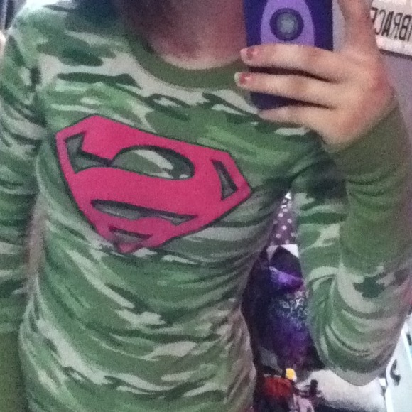 Green camouflage long sleeve shirt. Superwoman. - Picture 4 of 4