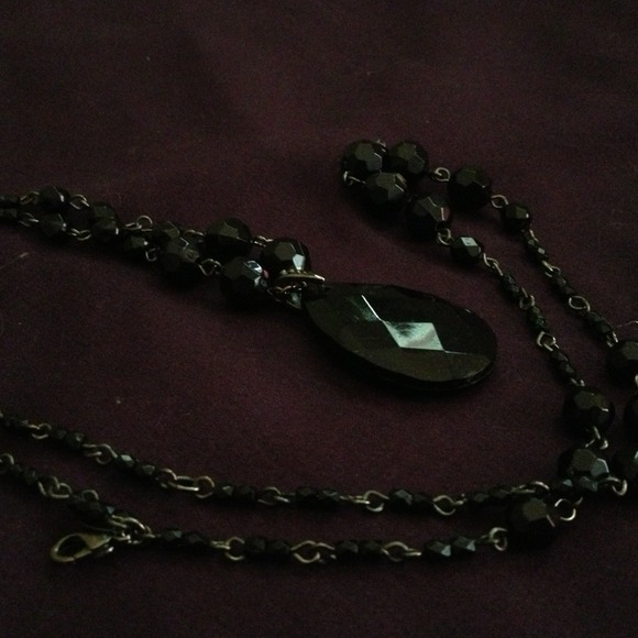 Black pendant necklace! - Picture 1 of 1
