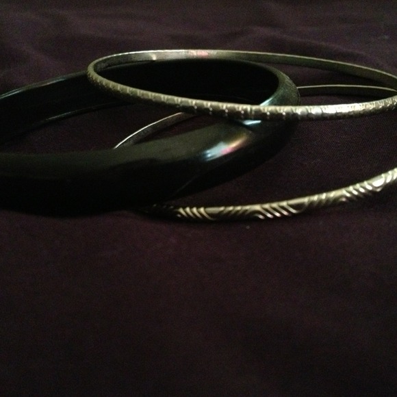 Bangles! - Picture 1 of 1