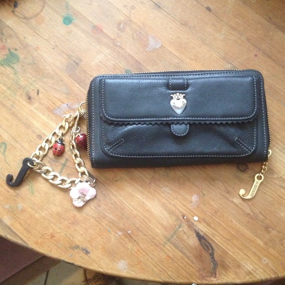 Black Juicy Couture hand bag and black wallet. - Picture 4 of 4