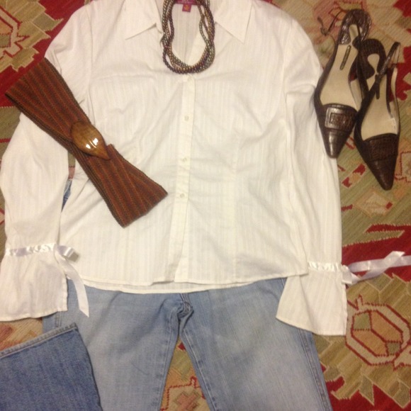 SOLD TO dll85 White on White Top, Lovely Cuff