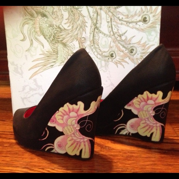 Ed Hardy Ophelia black wedge size 6 nwb