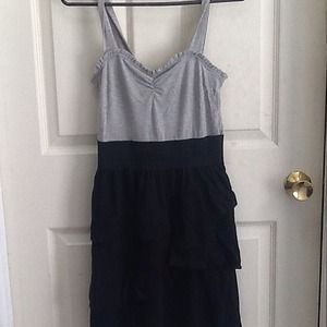 Casual dress with ruffles.