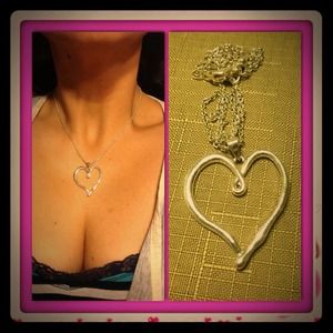 🚫SOLD IN BUNDLE🚫Heart necklace