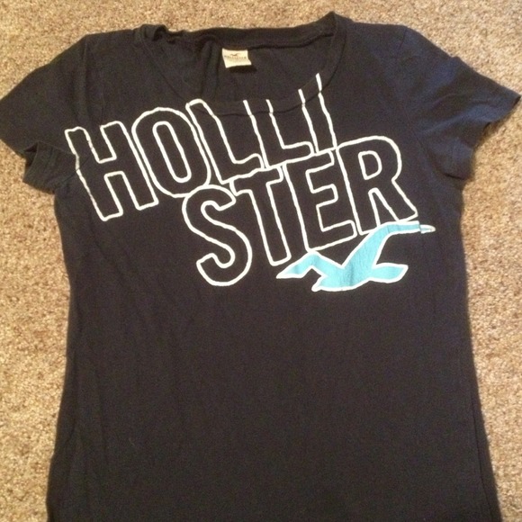 Navy blue Hollister Tee. Small