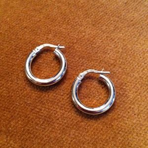 18KT White Gold 8mm Hoops-1 inch