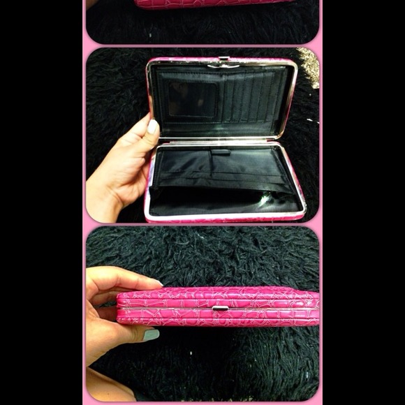 Pink wallet - Picture 2 of 2