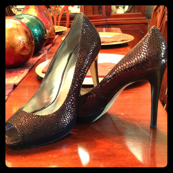 Calvin Klein's - Picture 1 of 2