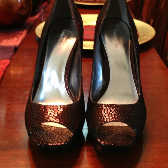 Calvin Klein's - Picture 2 of 2