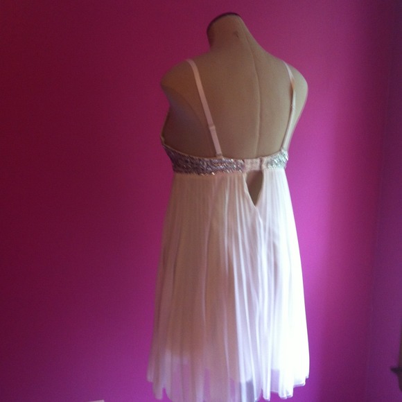 Dress - Picture 3 of 4
