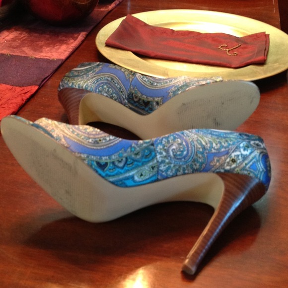 Marc Fisher's - Picture 3 of 3