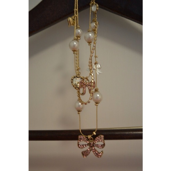 🎀 Host pick. 🎀 Betsey Johnson bow necklace.