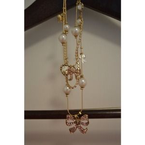 🎀 Host pick. 🎀 Betsey Johnson bow necklace.
