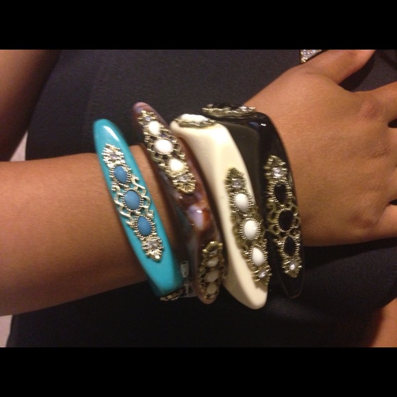 🎉HOST PICK🎉Bangles - Picture 2 of 2