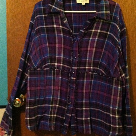 Plaid long sleeve button up
