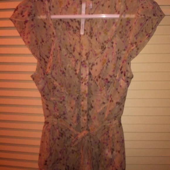 Pretty floral shirt