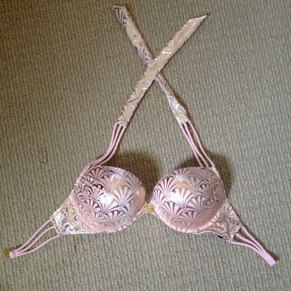 Victoria's Secret bombshell bathing suit