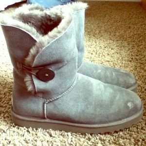 Authentic Ugg grey button bailey boots