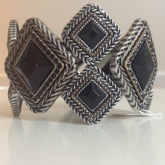 ✨BNWT✨Silver Braided Black Stone Stretch Bracelet