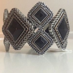 ✨BNWT✨Silver Braided Black Stone Stretch Bracelet