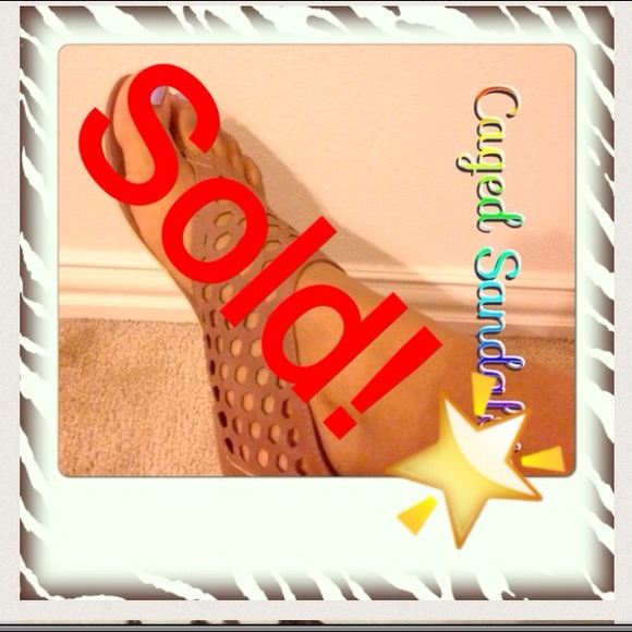 🔥Reduced🔥*CAGED* Sandals!
