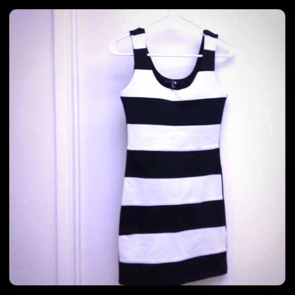SOLD Stripped bodycon dress small