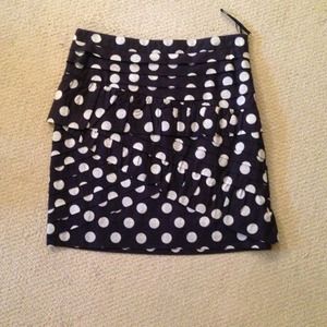Leigsdottir polka dot, lined ruffle skirt