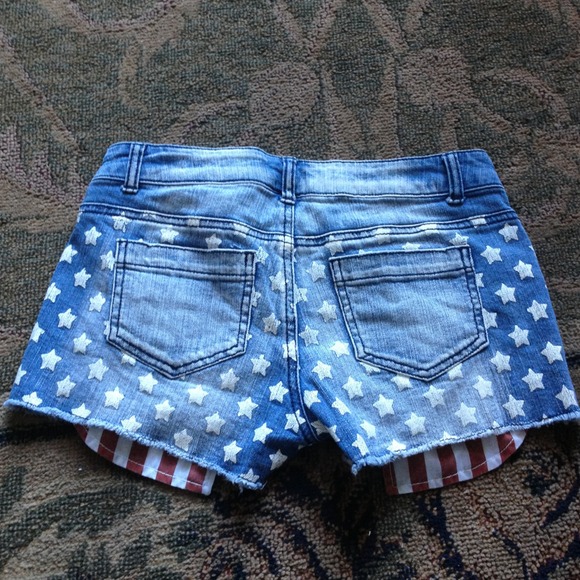 ❌SOLD❌ American flag shorts - Picture 3 of 3