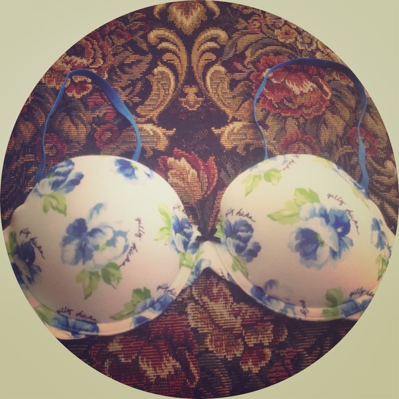 Gilly Hicks Sloane balconet pushup bra 32B 🍎