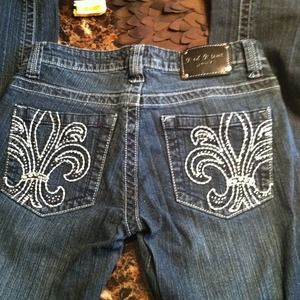 Fleur De Leis Skinny jeans (like Miss me)