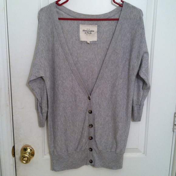⛔TRADED⛔Grey Abercrombie & Fitch cardigan