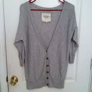 ⛔TRADED⛔Grey Abercrombie & Fitch cardigan