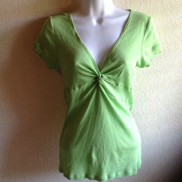Express Tops - 💚Express Basic Tee M💚