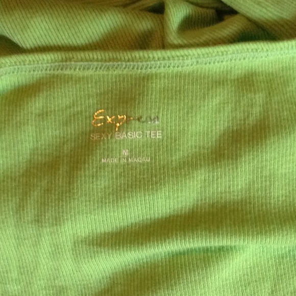 💚Express Basic Tee M💚 - Picture 4 of 4