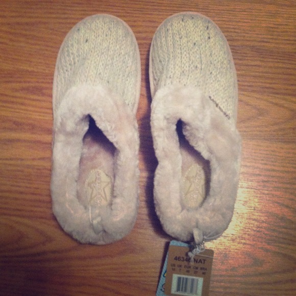 New!!! Skechers Blissful knits natural