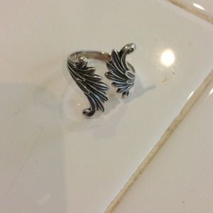 Angel wings ring