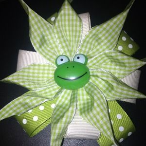 Frog hair accessory💚