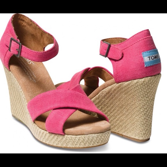 TOMS Shoes - TOMS WEDGES💕