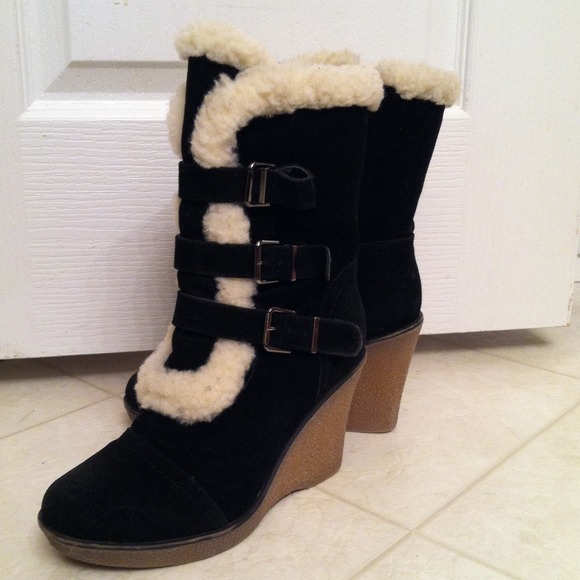 SOLD: Black platform Boots