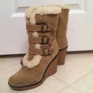 SOLD: Tan platform boots