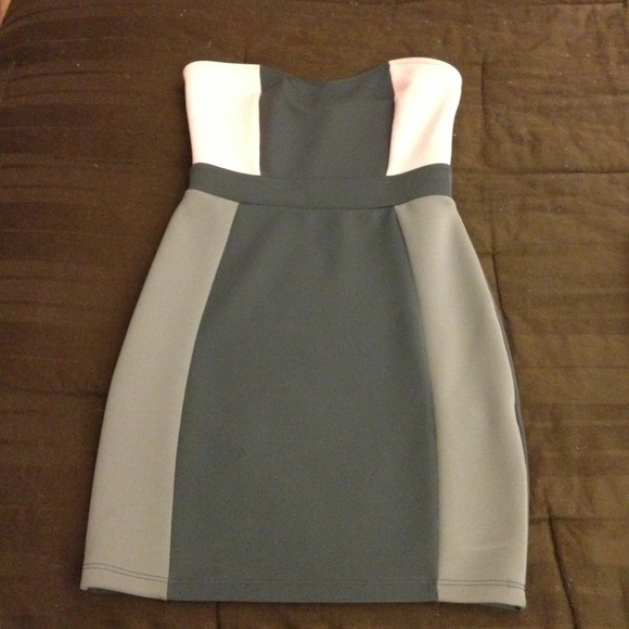 Foreign Exchange Dress - Picture 2 of 2