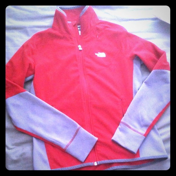 REDUCED!! Women's NORTHFACE size Medium.