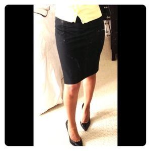 💥Reduced💥🎈The Limited size4 Black pencil skirt