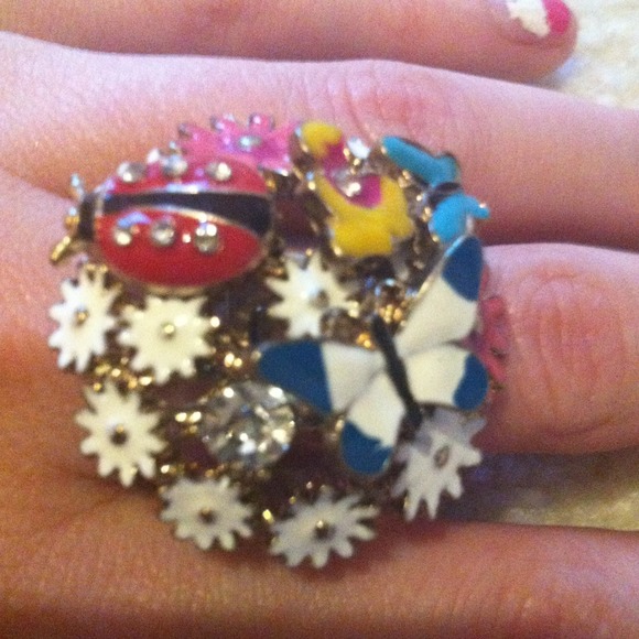 Jewelry - Spring ring. Approx size 4.75.