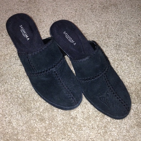 Sonoma black high heel clogs