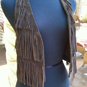 @blancagonzo Bundle: 2 Vests, Skirt, & Crop Top