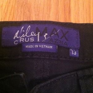 Miley Cyrus Black Jean!!!!